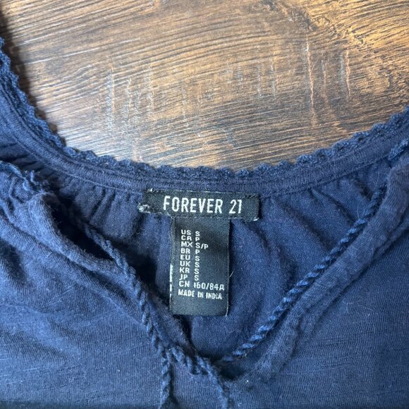 Forever 21 Navy Blue Flowy Shirt Size Small Embroidered Flowers Boho - Picture 8 of 9